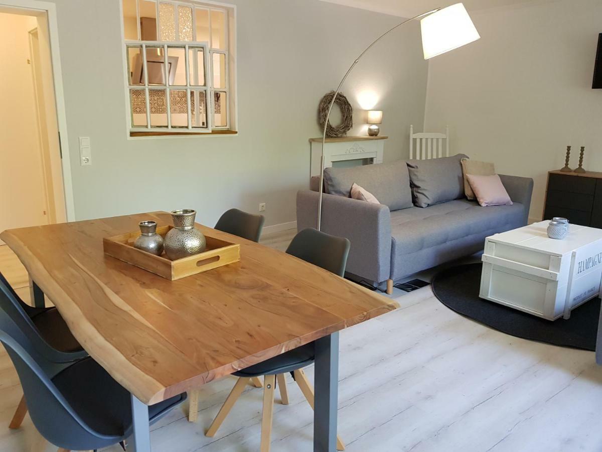 Große, helle Ferienwohnung mit 2 Balkonen auf dem Bauernhof in der Lüneburger Heide Oetzen Exterior foto