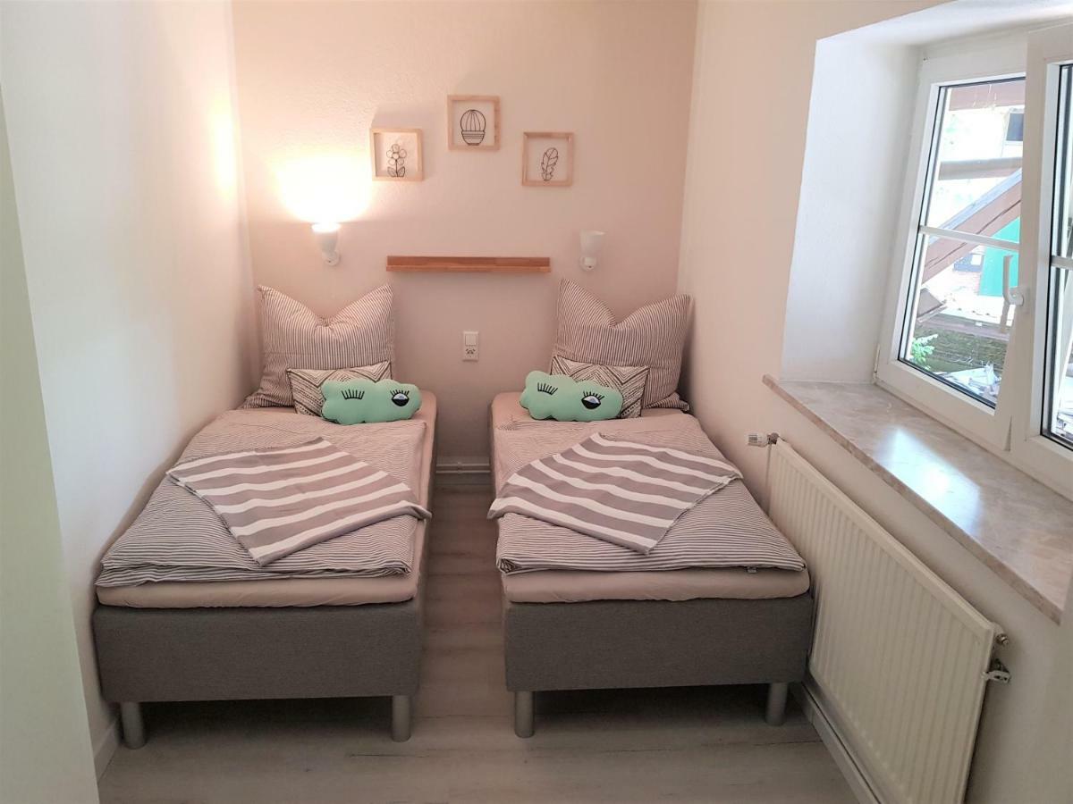 Große, helle Ferienwohnung mit 2 Balkonen auf dem Bauernhof in der Lüneburger Heide Oetzen Exterior foto