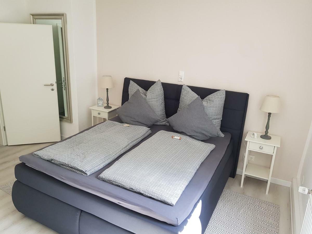 Große, helle Ferienwohnung mit 2 Balkonen auf dem Bauernhof in der Lüneburger Heide Oetzen Exterior foto
