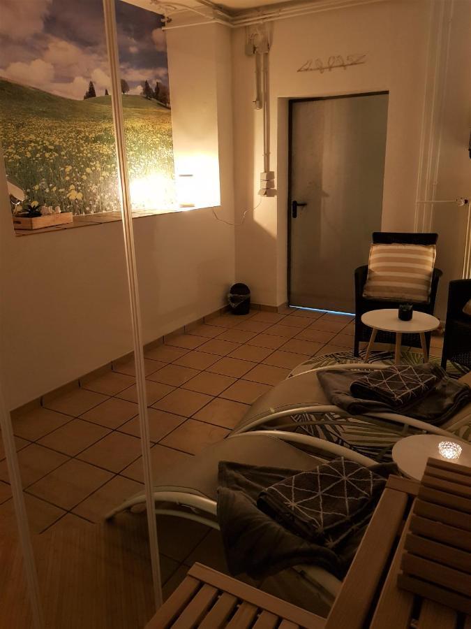 Große, helle Ferienwohnung mit 2 Balkonen auf dem Bauernhof in der Lüneburger Heide Oetzen Exterior foto